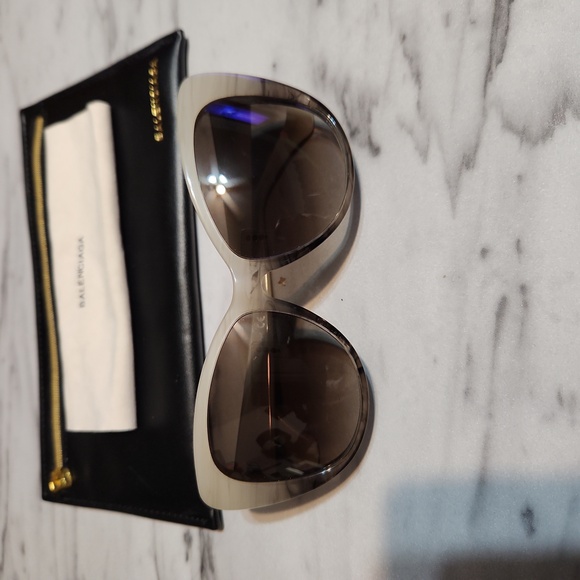 BALENCIAGA Cream Gray Gradient Sunglasses 100% Authentic Perfect Condition - Picture 5 of 5
